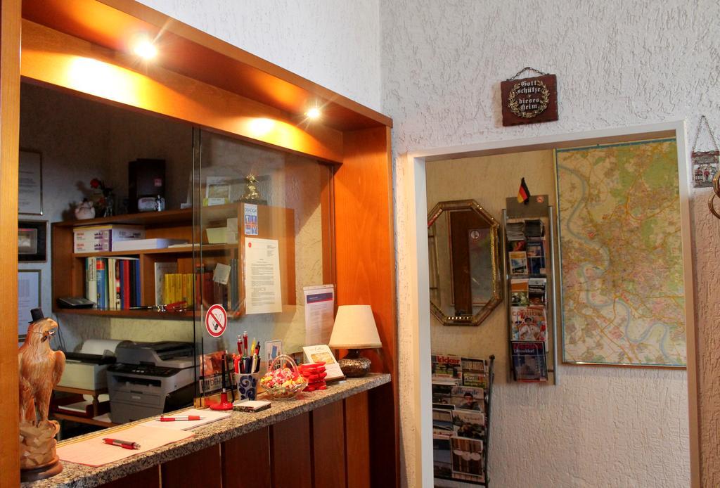 Hotel Adler Düsseldorf Dış mekan fotoğraf