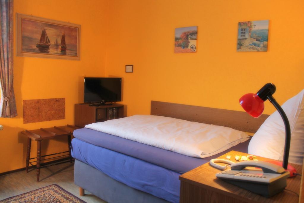 Hotel Adler Düsseldorf Dış mekan fotoğraf