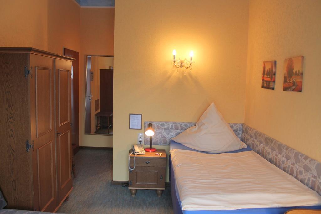 Hotel Adler Düsseldorf Dış mekan fotoğraf